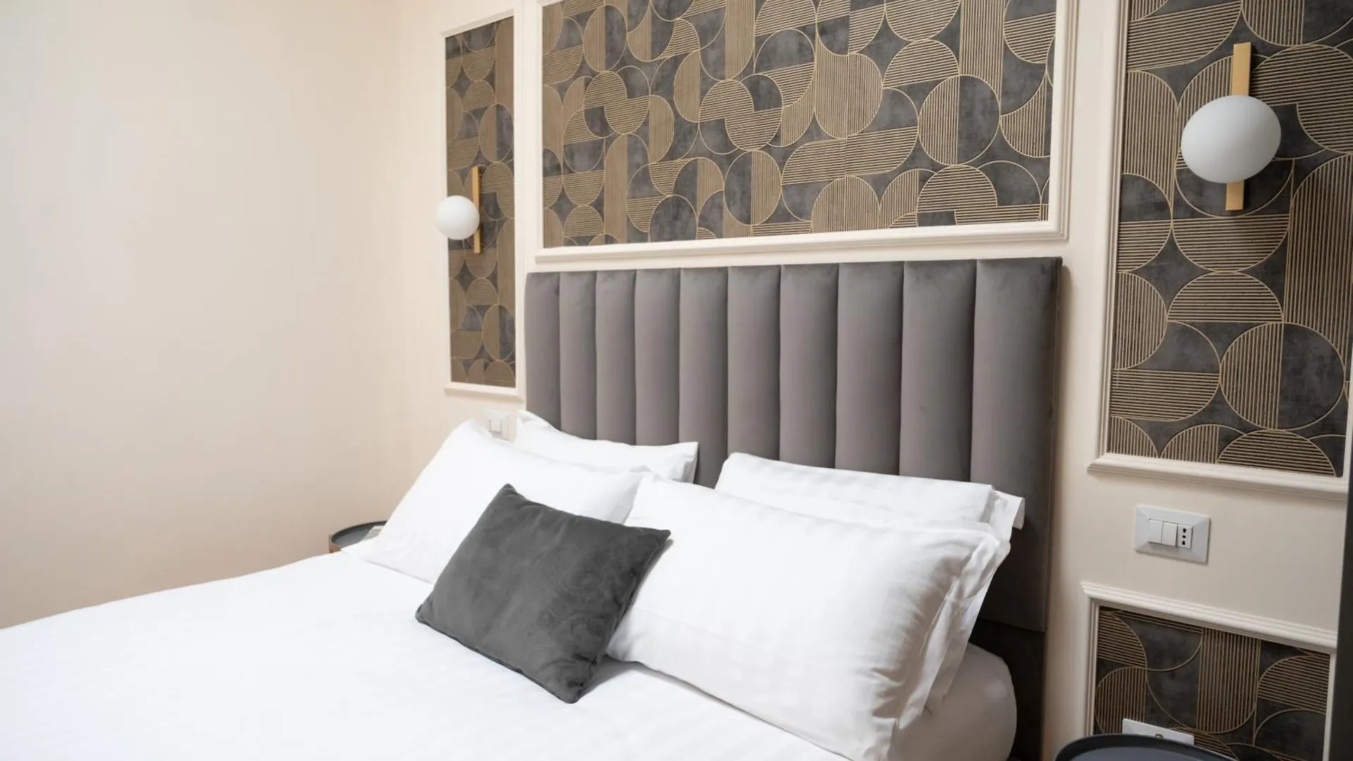 Apartment Domus Laurina - Maison D'Art Collection Rome Italy